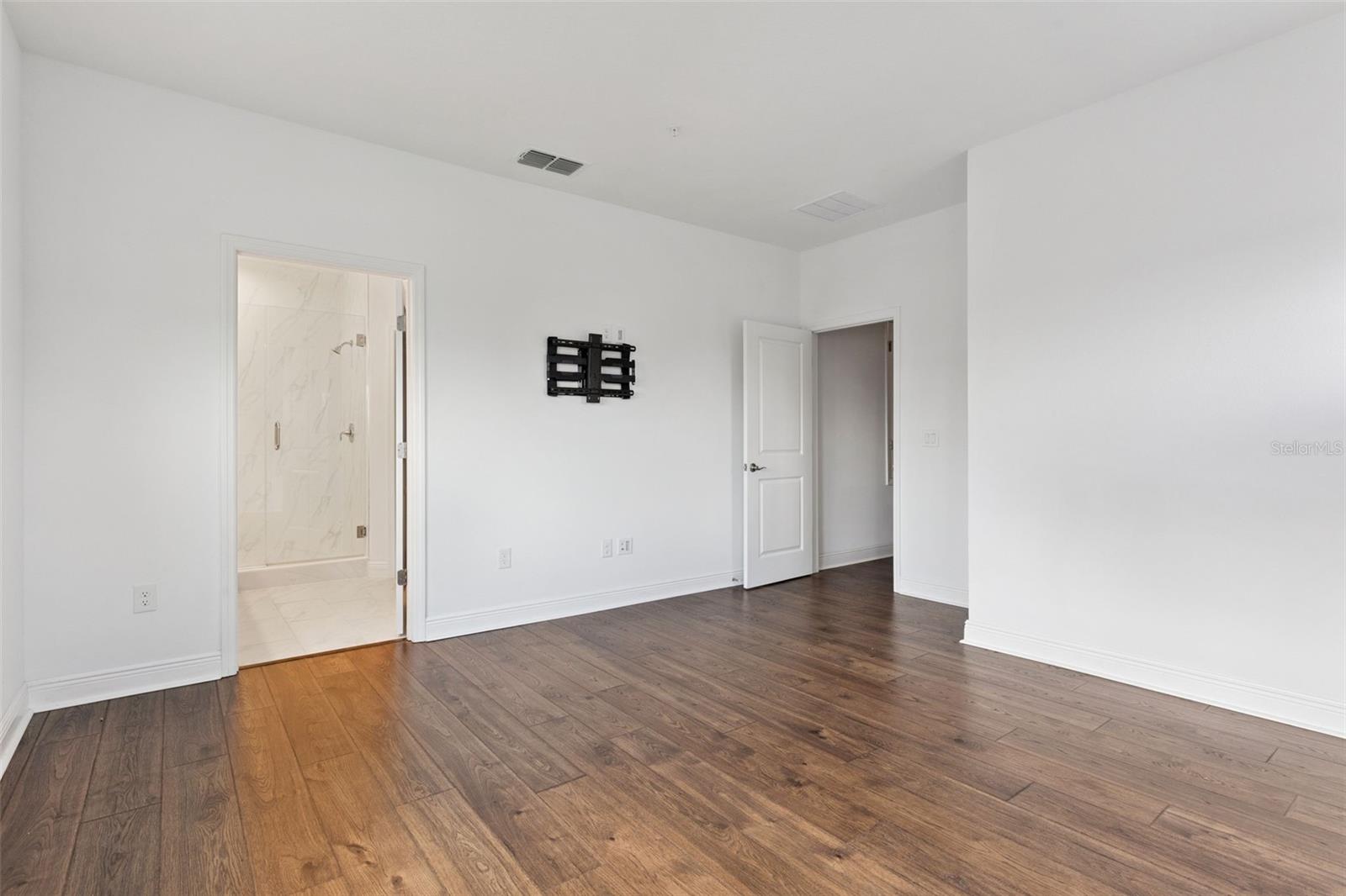 Image 24 of 43 For 7043 Nemours Parkway