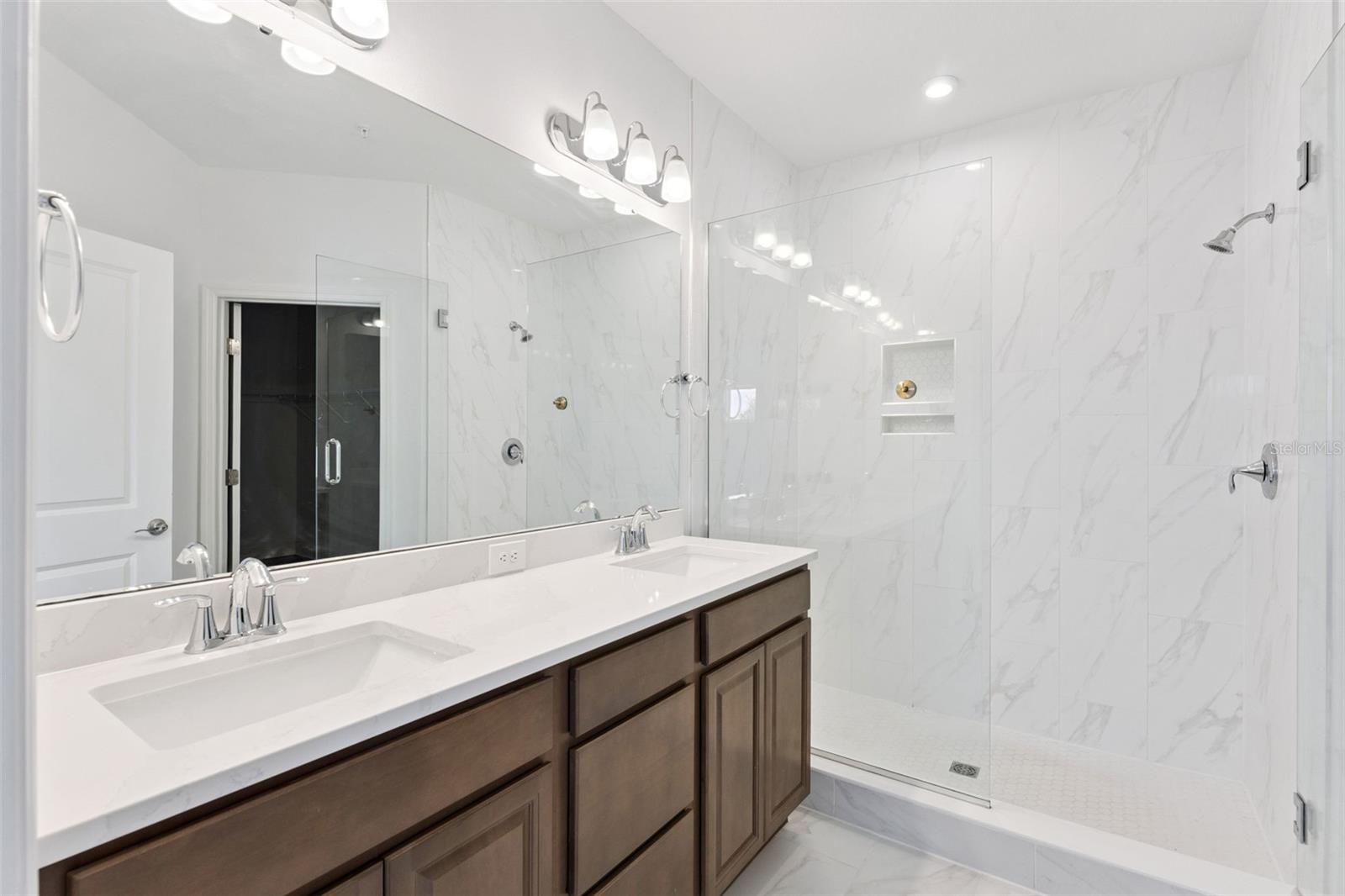 Image 25 of 43 For 7043 Nemours Parkway