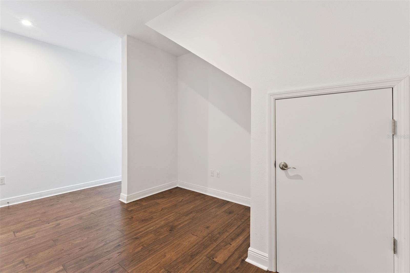 Image 9 of 43 For 7043 Nemours Parkway