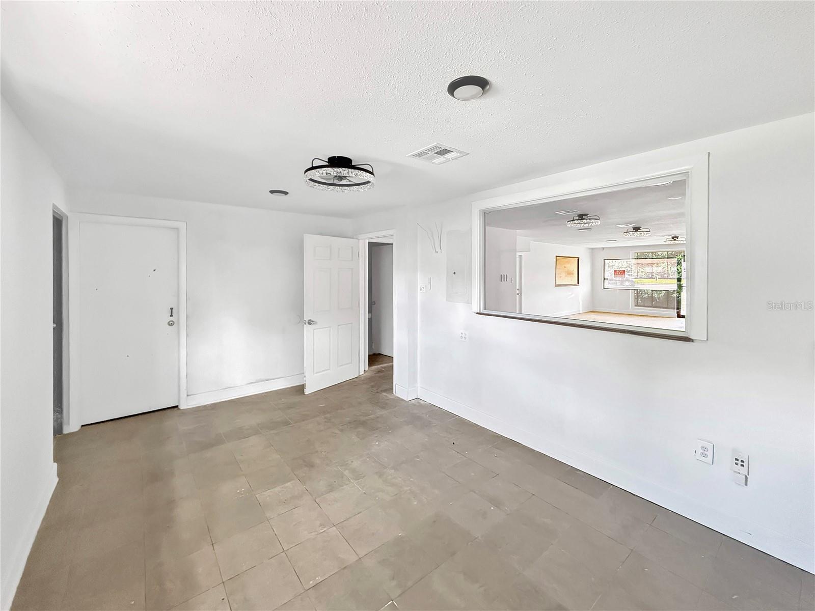 Image 7 of 11 For 1130 Ronald Reagan Boulevard