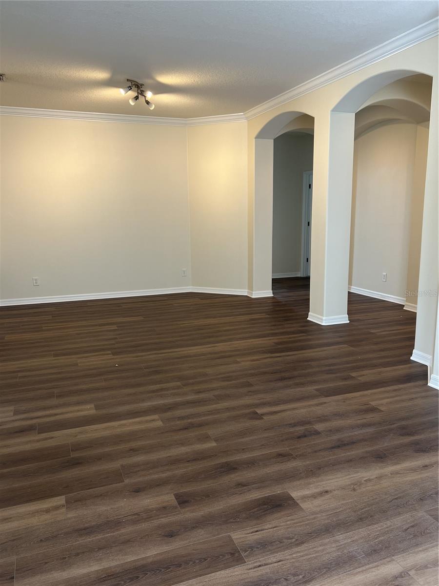 Image 7 of 21 For 9126 Leeland Archer Boulevard
