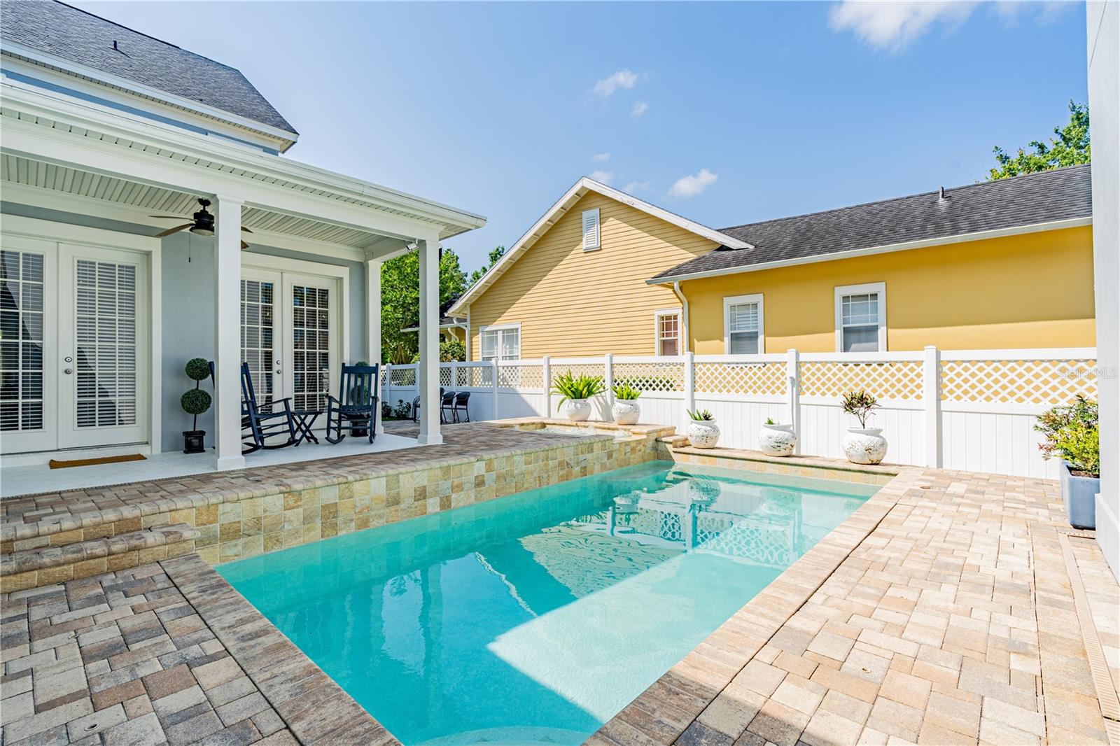 Image 21 of 94 For 1222 Roycroft Ave Avenue