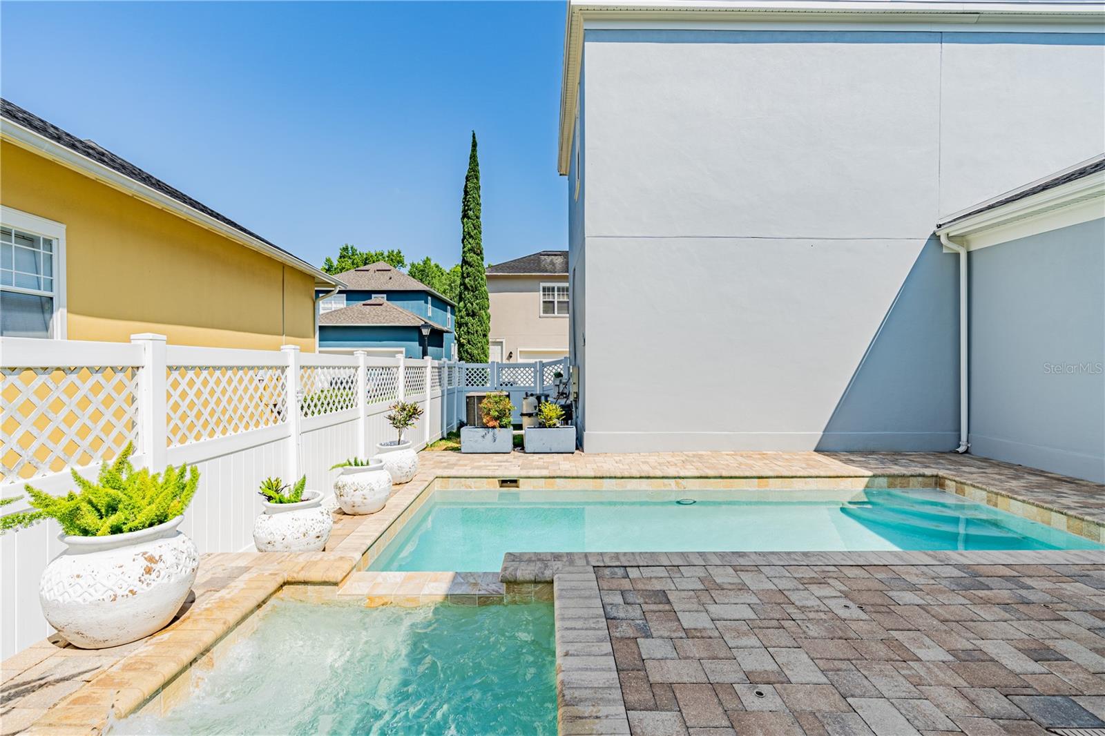 Image 23 of 94 For 1222 Roycroft Ave Avenue