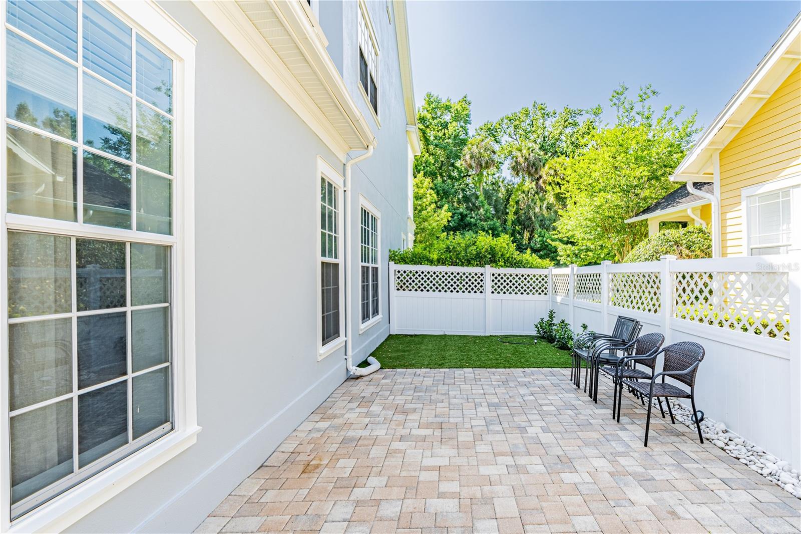 Image 24 of 94 For 1222 Roycroft Ave Avenue