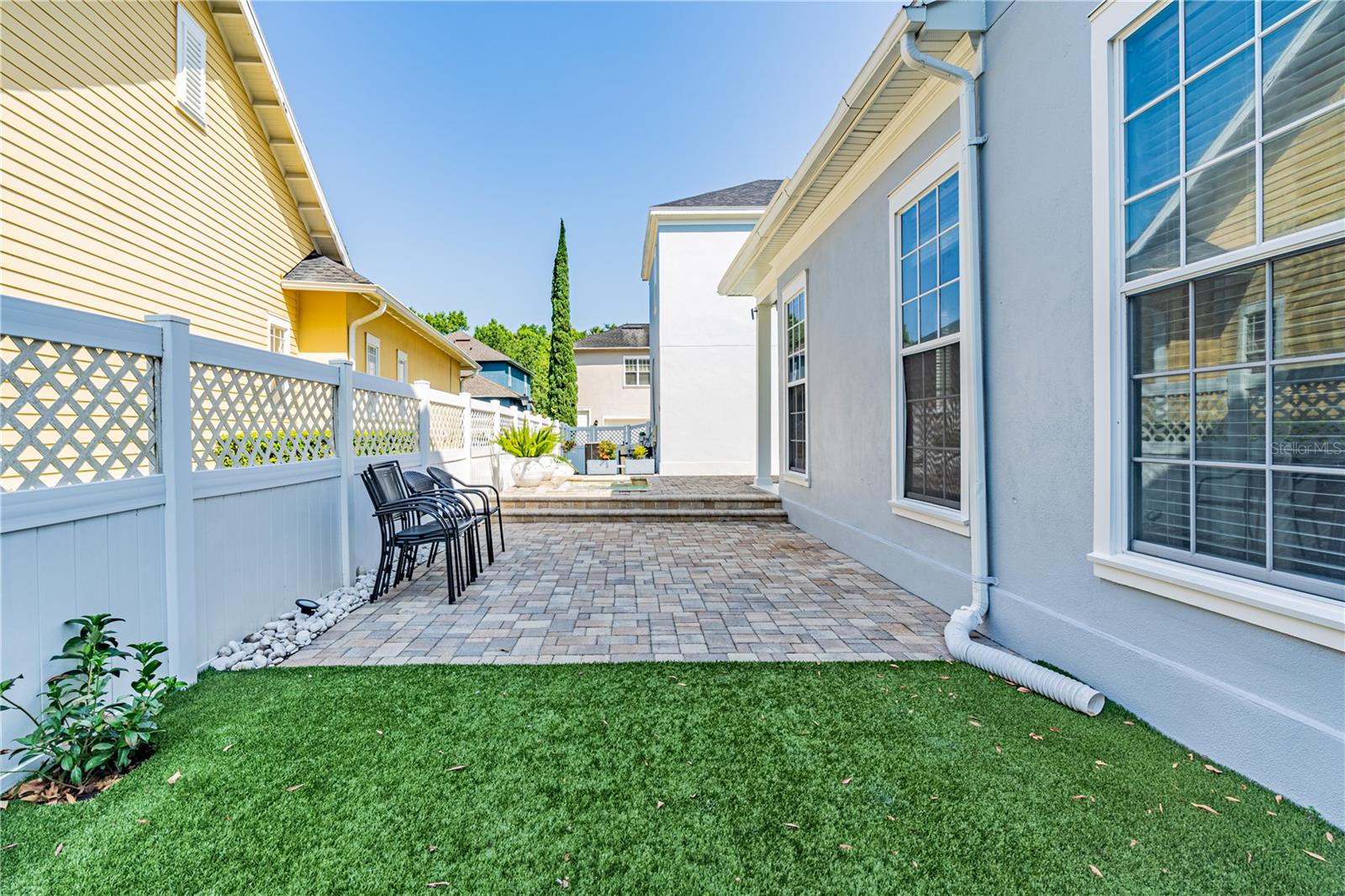 Image 25 of 94 For 1222 Roycroft Ave Avenue