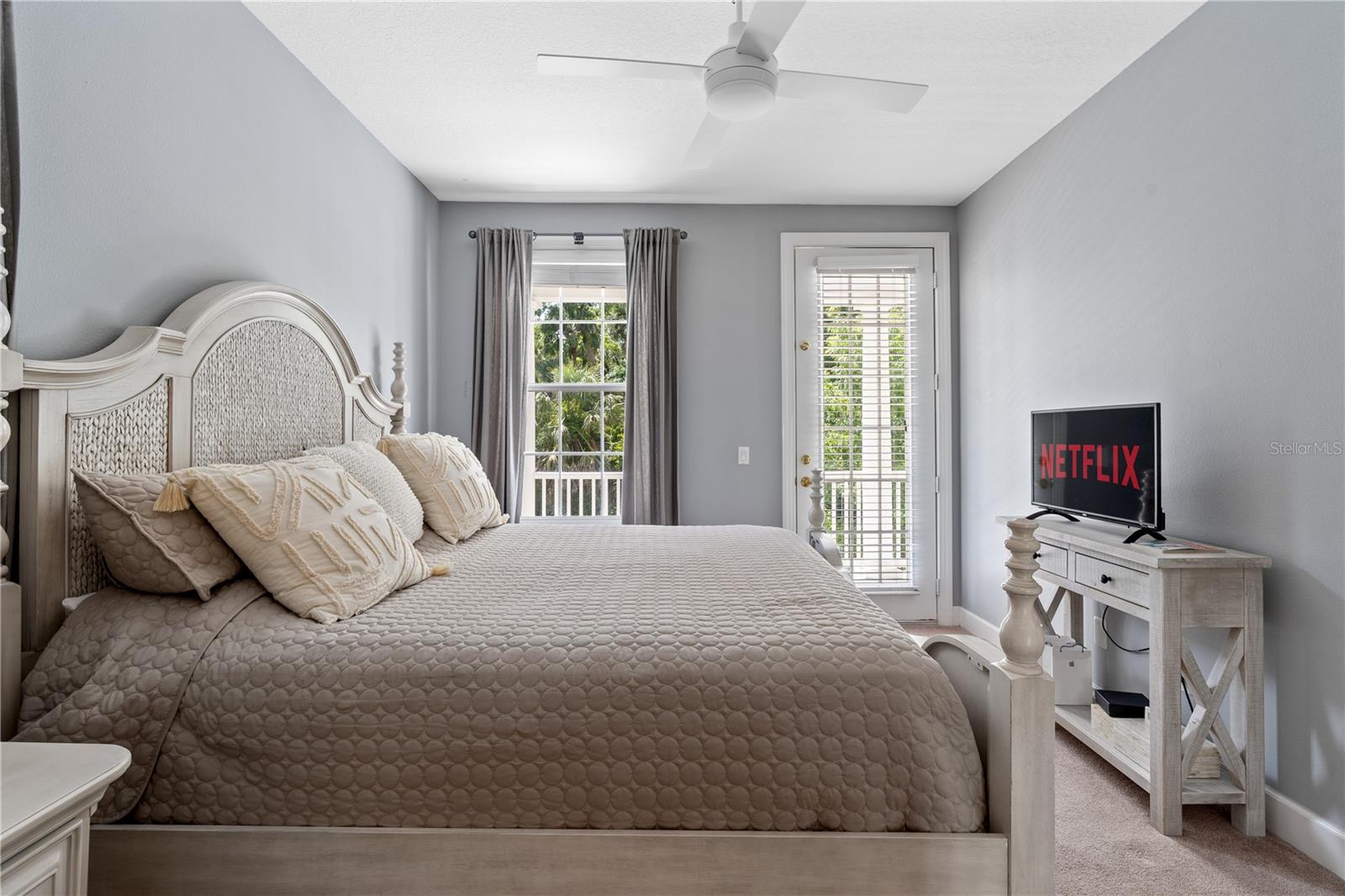 Image 42 of 94 For 1222 Roycroft Ave Avenue