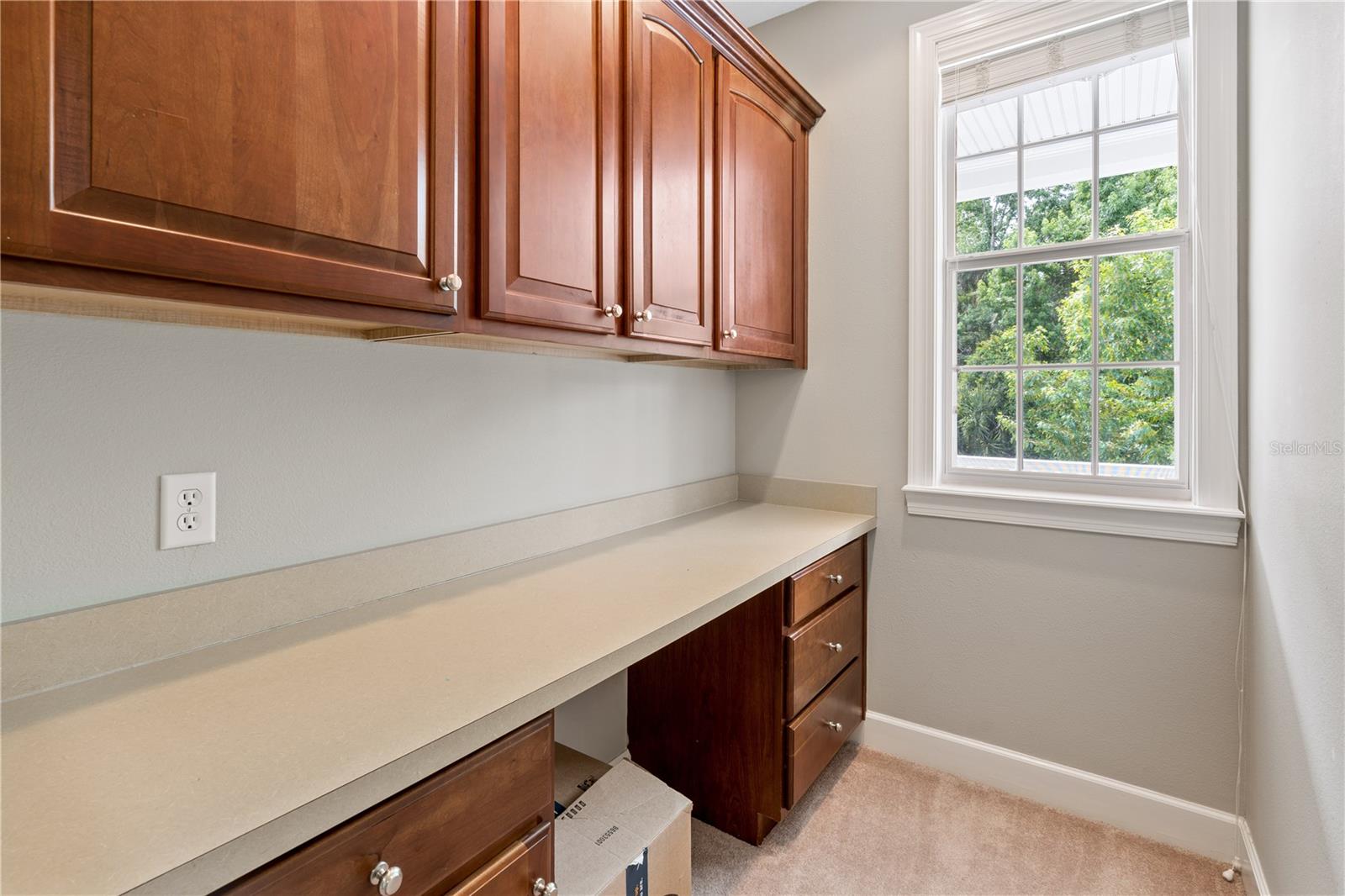 Image 43 of 94 For 1222 Roycroft Ave Avenue