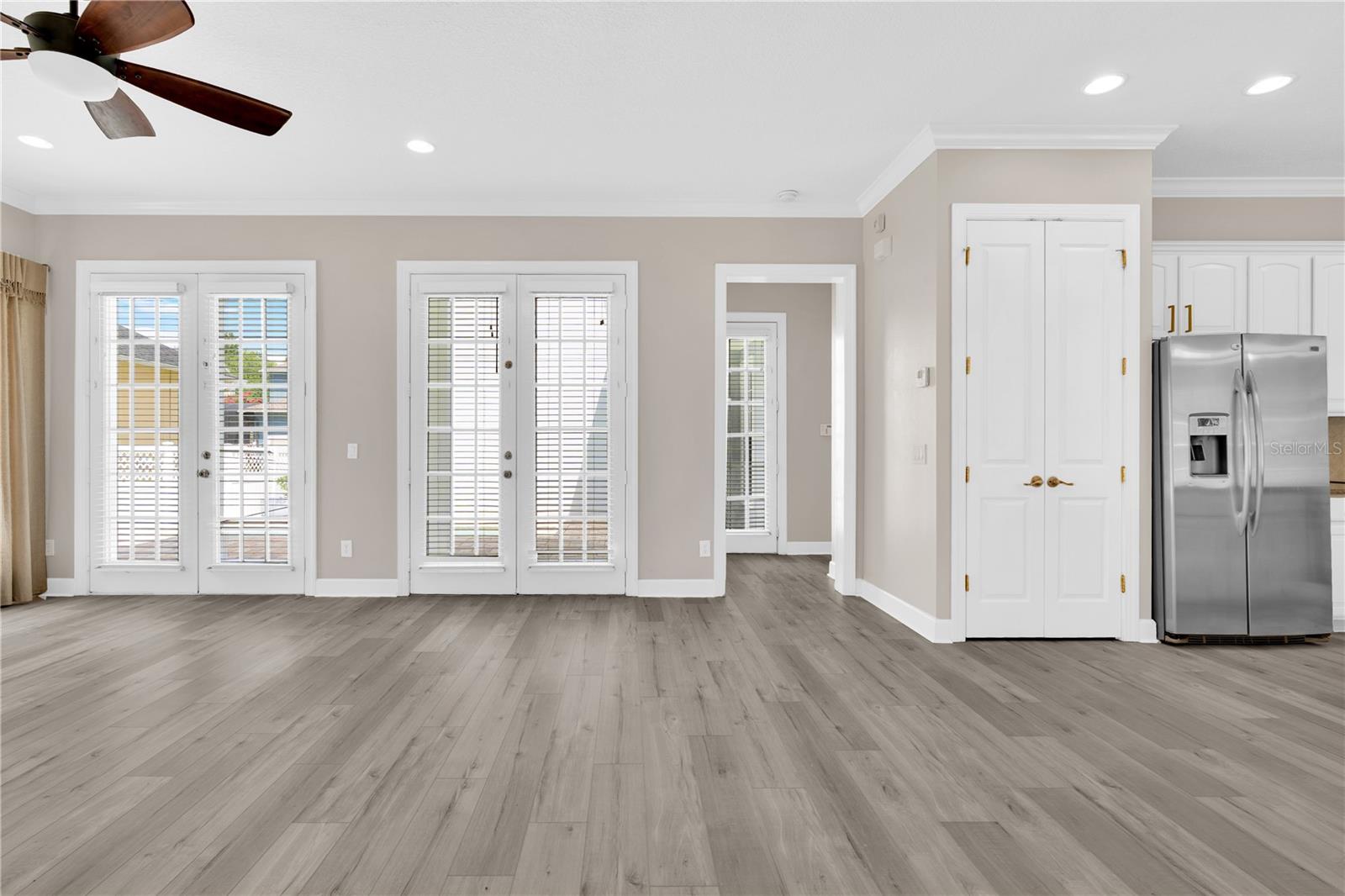 Image 51 of 94 For 1222 Roycroft Ave Avenue