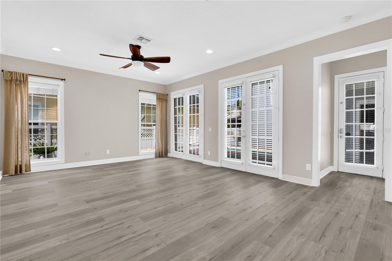 Image 58 of 94 For 1222 Roycroft Ave Avenue