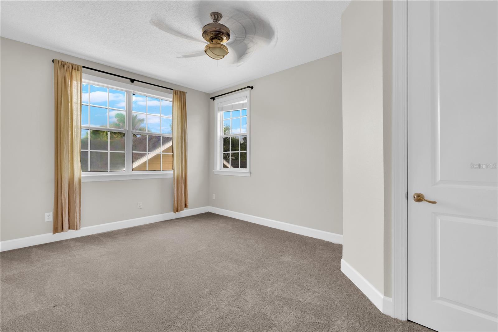 Image 64 of 94 For 1222 Roycroft Ave Avenue