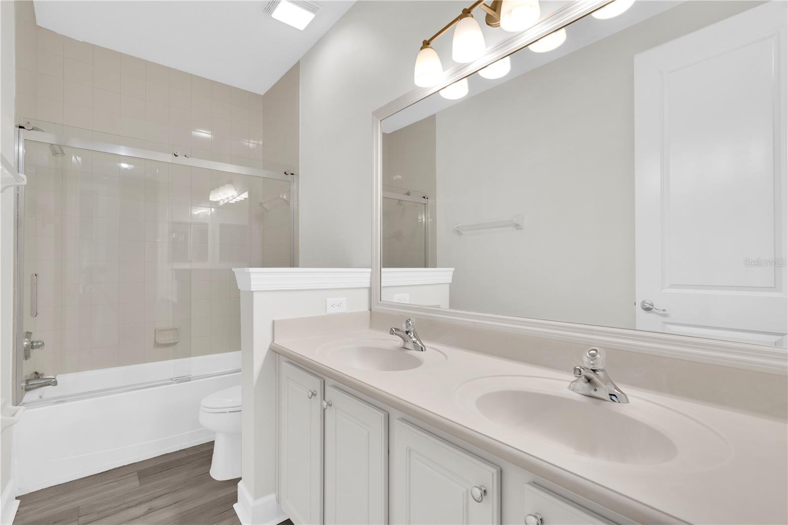 Image 69 of 94 For 1222 Roycroft Ave Avenue