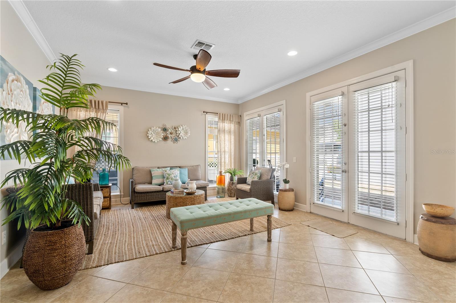 Image 8 of 94 For 1222 Roycroft Ave Avenue