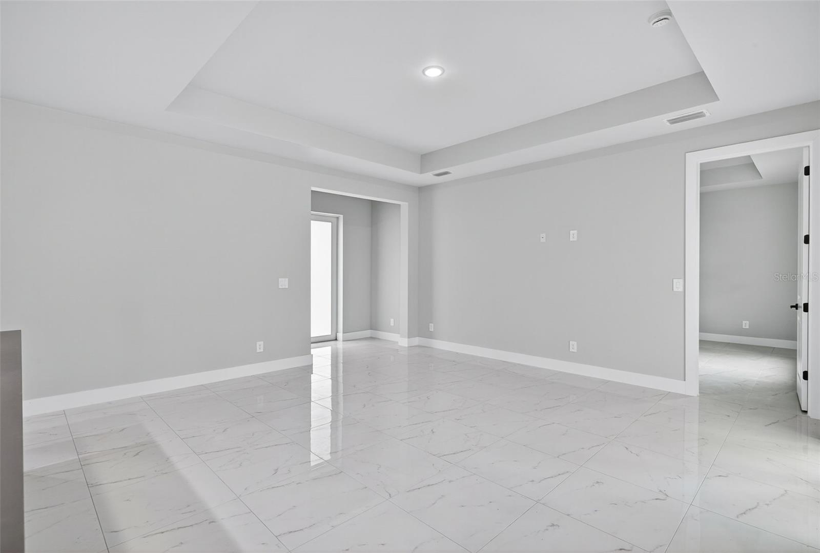 Image 14 of 31 For 2810 39th Street W