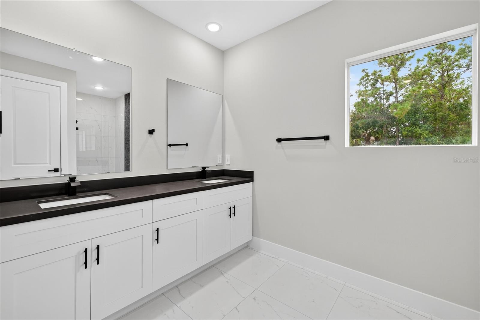 Image 18 of 31 For 2810 39th Street W