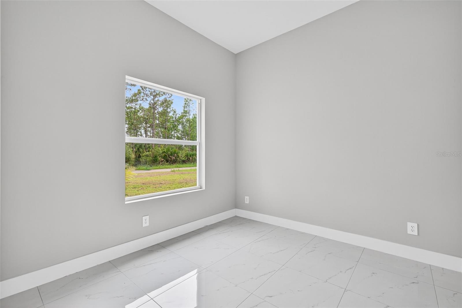 Image 24 of 31 For 2810 39th Street W