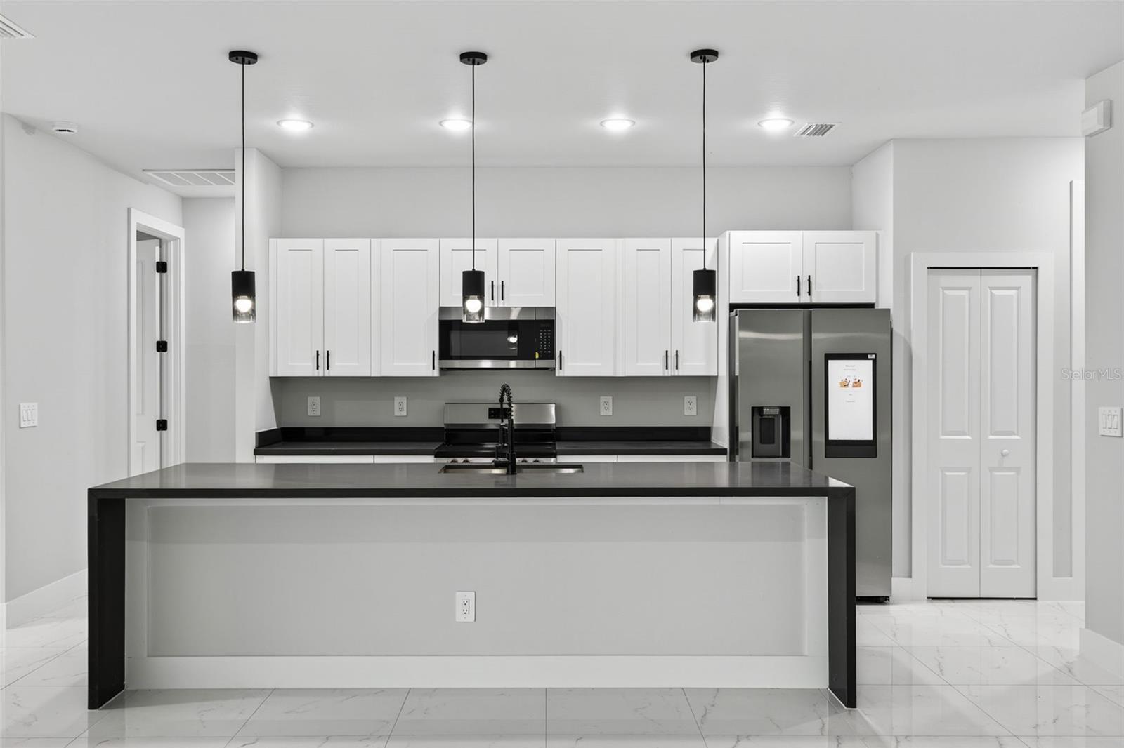 Image 4 of 31 For 2810 39th Street W