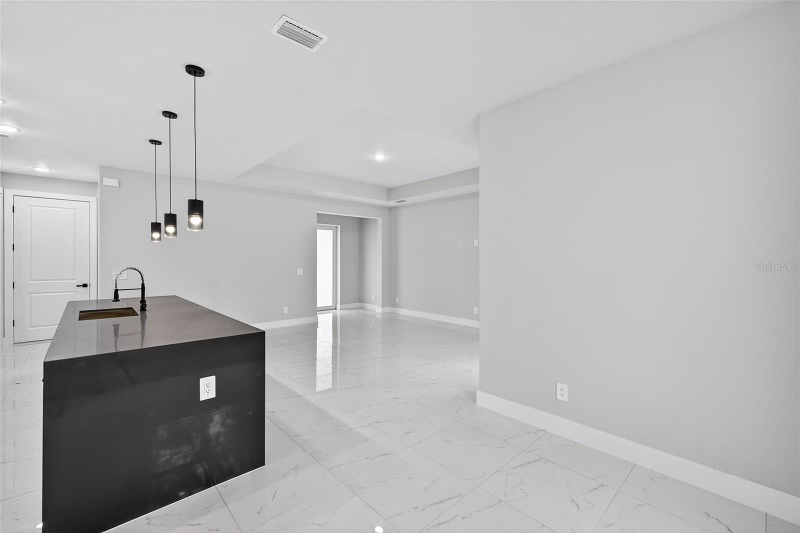 Image 6 of 31 For 2810 39th Street W