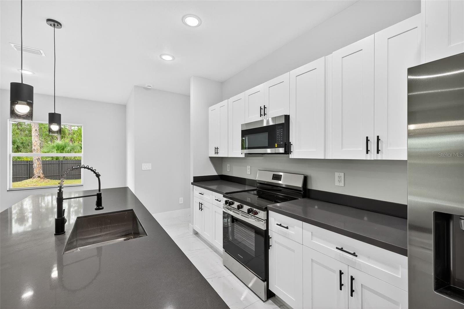 Image 9 of 31 For 2810 39th Street W