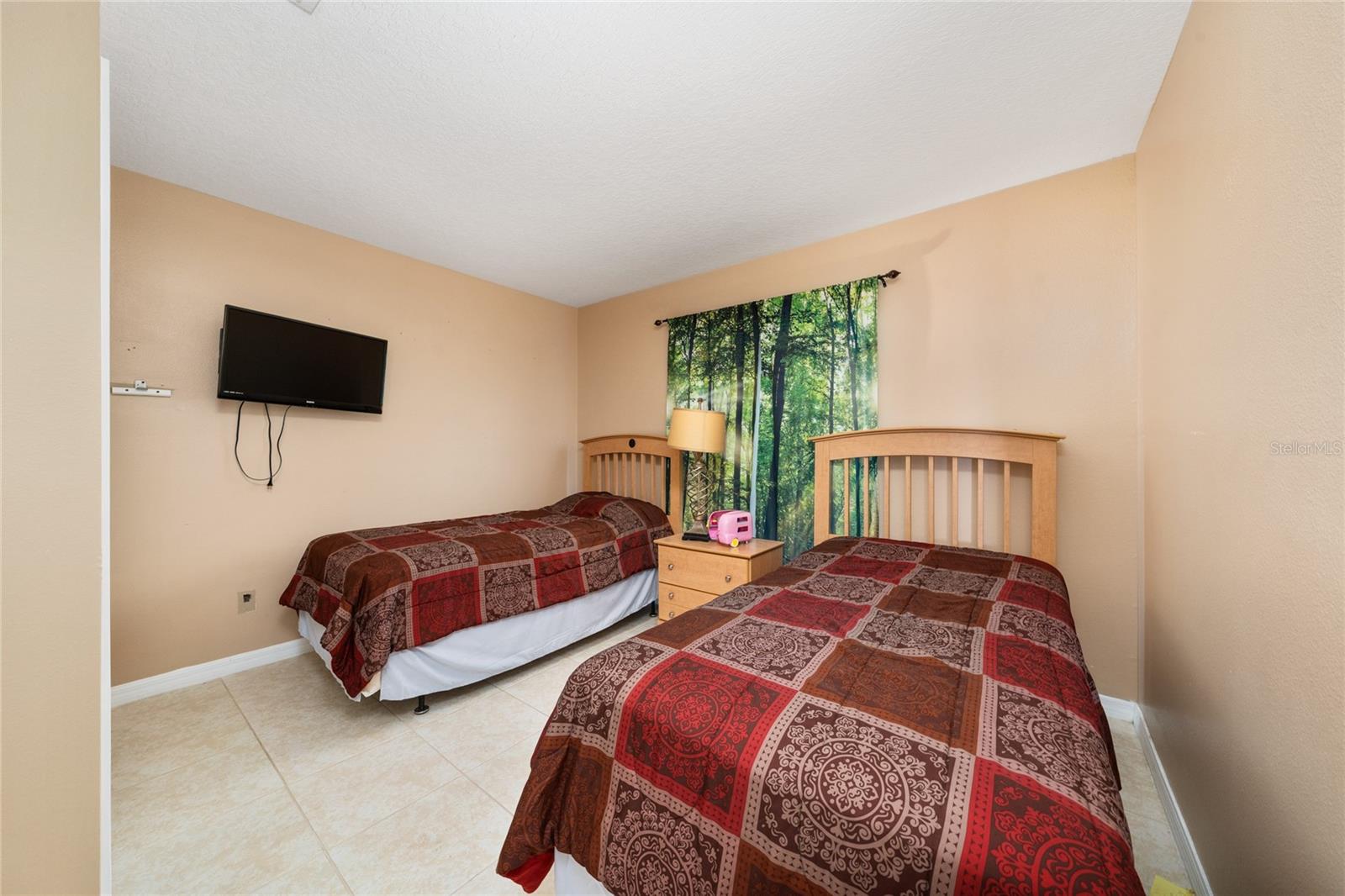 Image 14 of 35 For 649 Chadbury Way