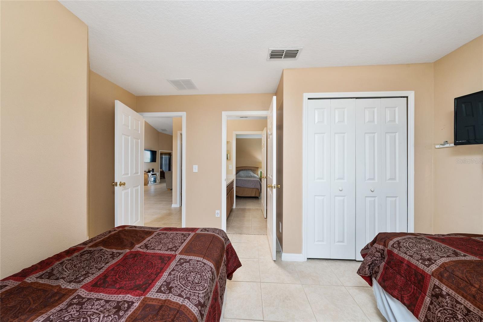 Image 15 of 35 For 649 Chadbury Way