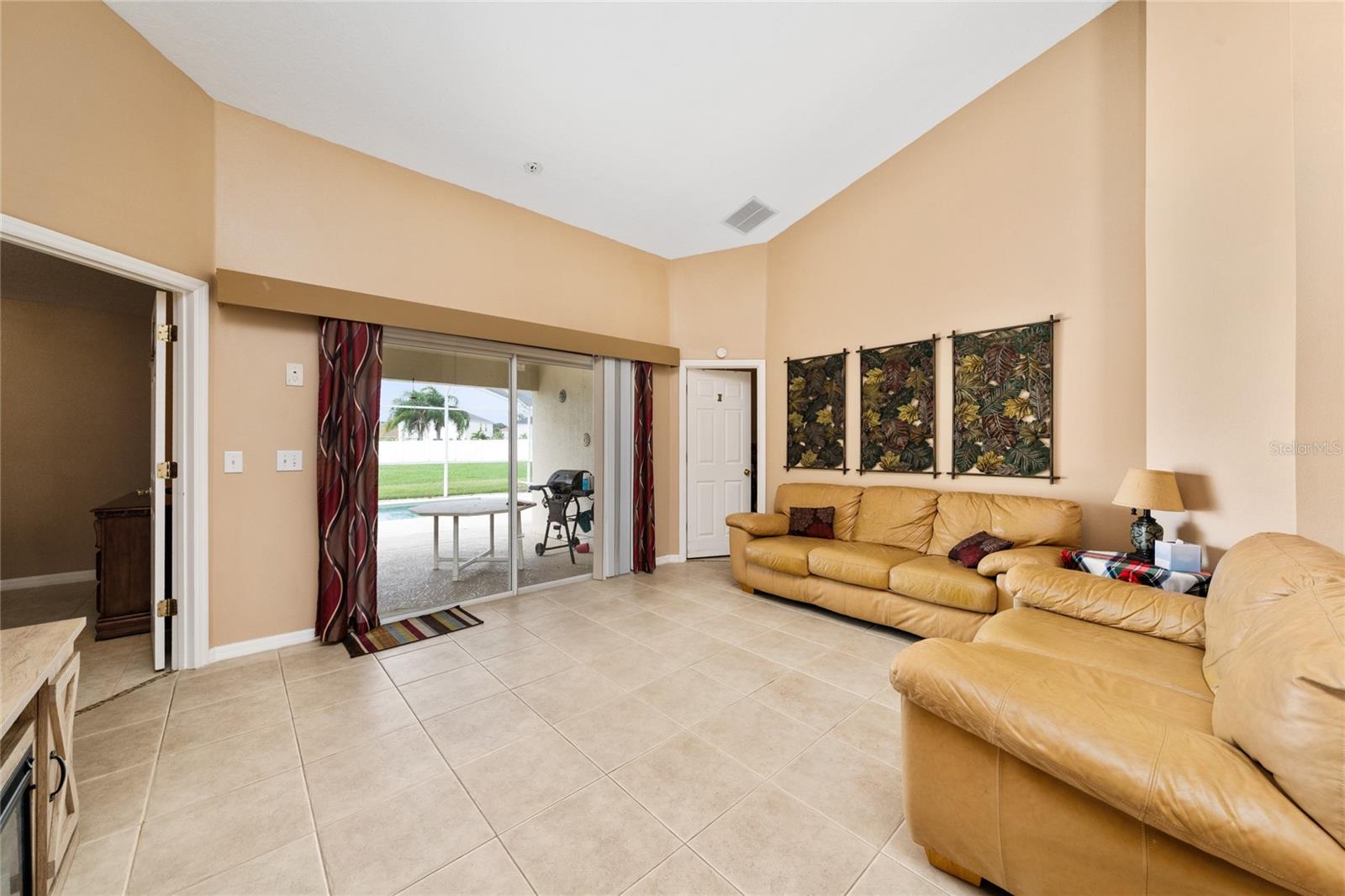 Image 23 of 35 For 649 Chadbury Way