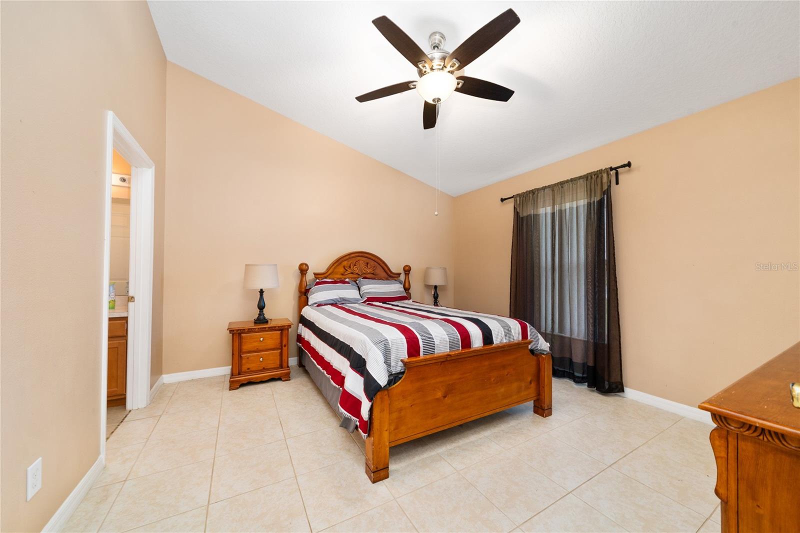 Image 25 of 35 For 649 Chadbury Way