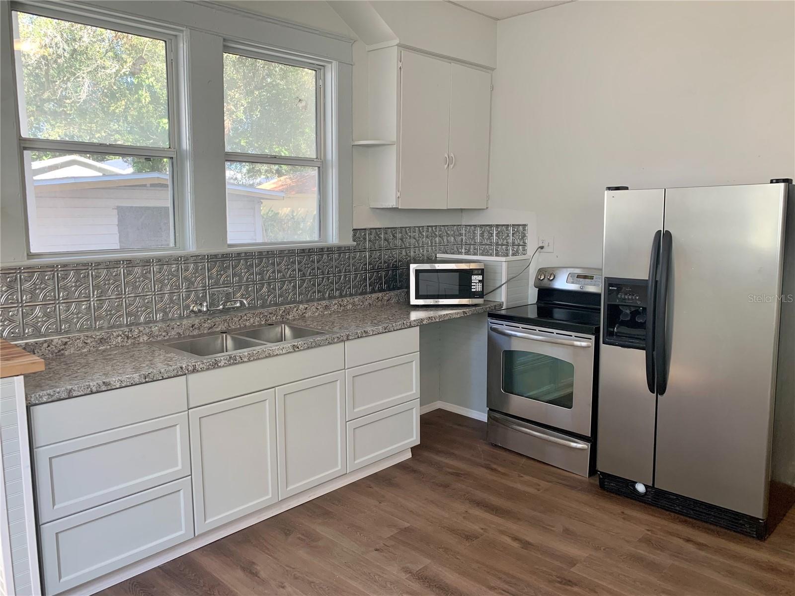 Image 3 of 22 For 1212 25th Avenue A