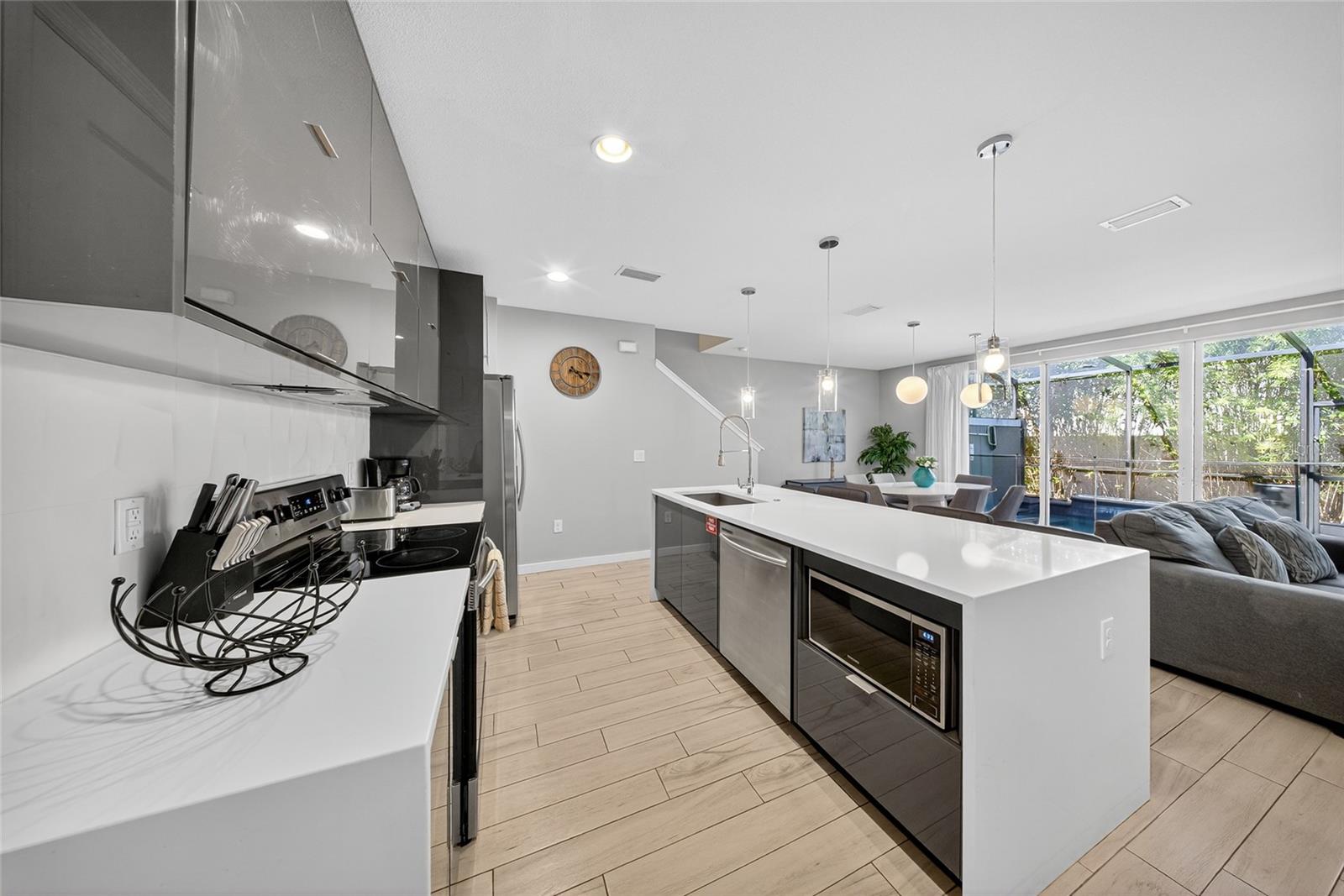 Image 16 of 60 For 4433 Le Reve Court