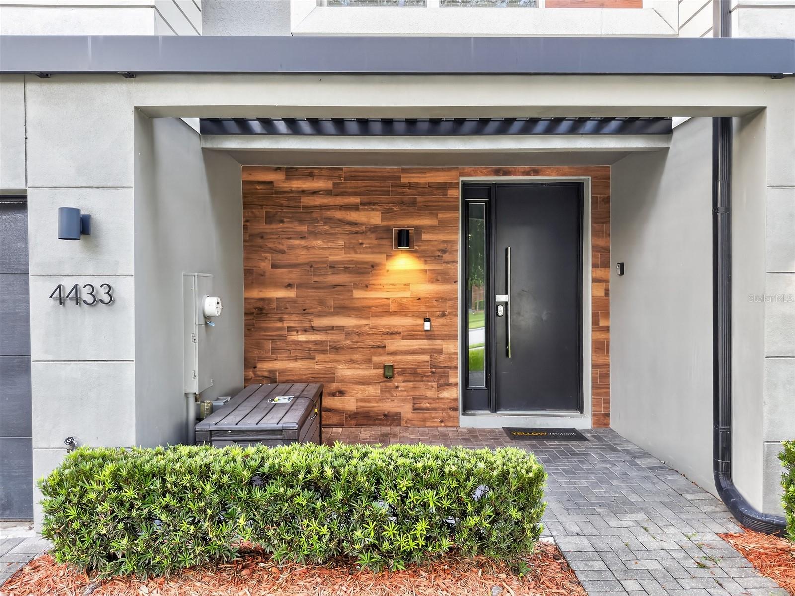 Image 3 of 60 For 4433 Le Reve Court