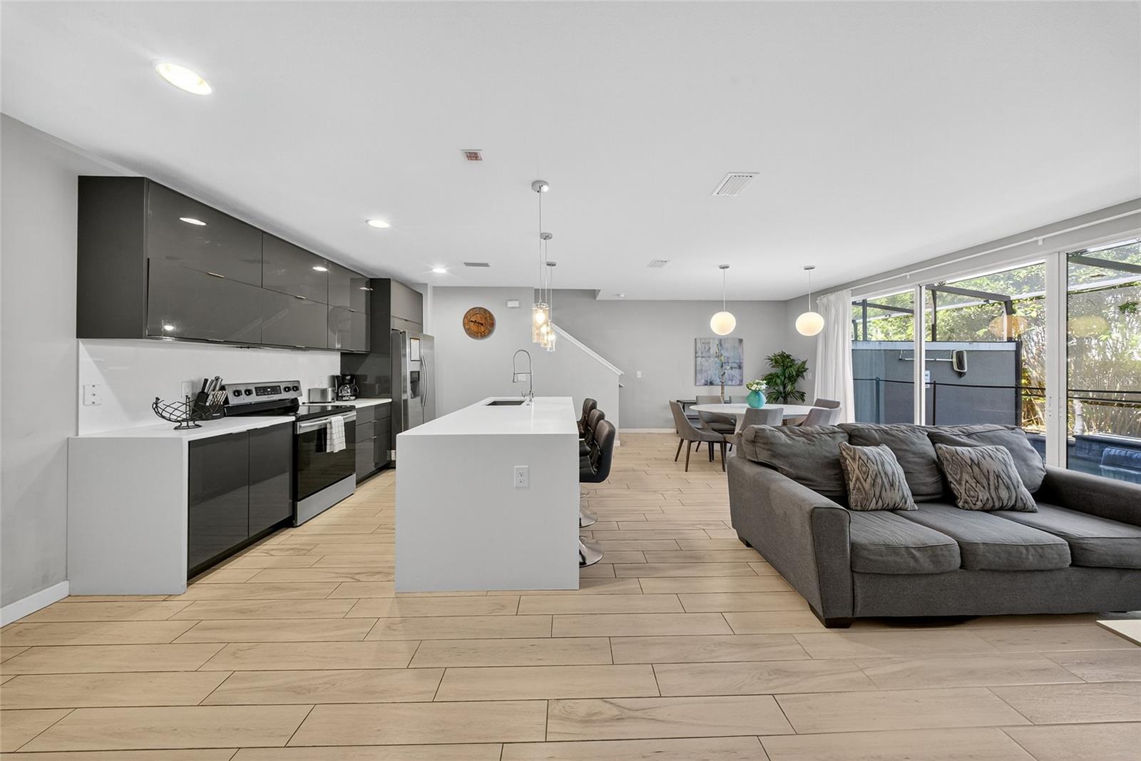 Image 7 of 60 For 4433 Le Reve Court