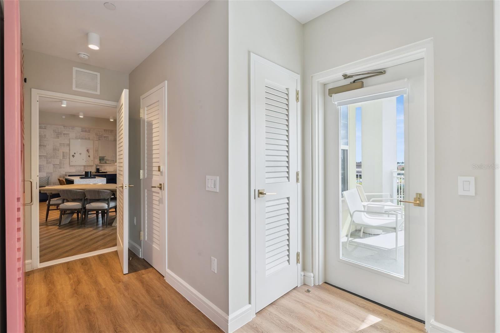 Image 18 of 33 For 3151 Sunset Walk Drive 414