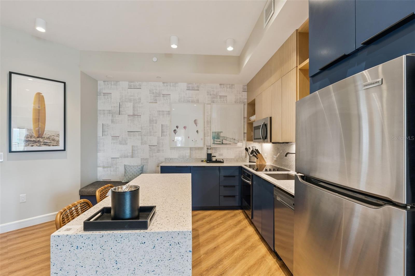 Image 5 of 33 For 3151 Sunset Walk Drive 414