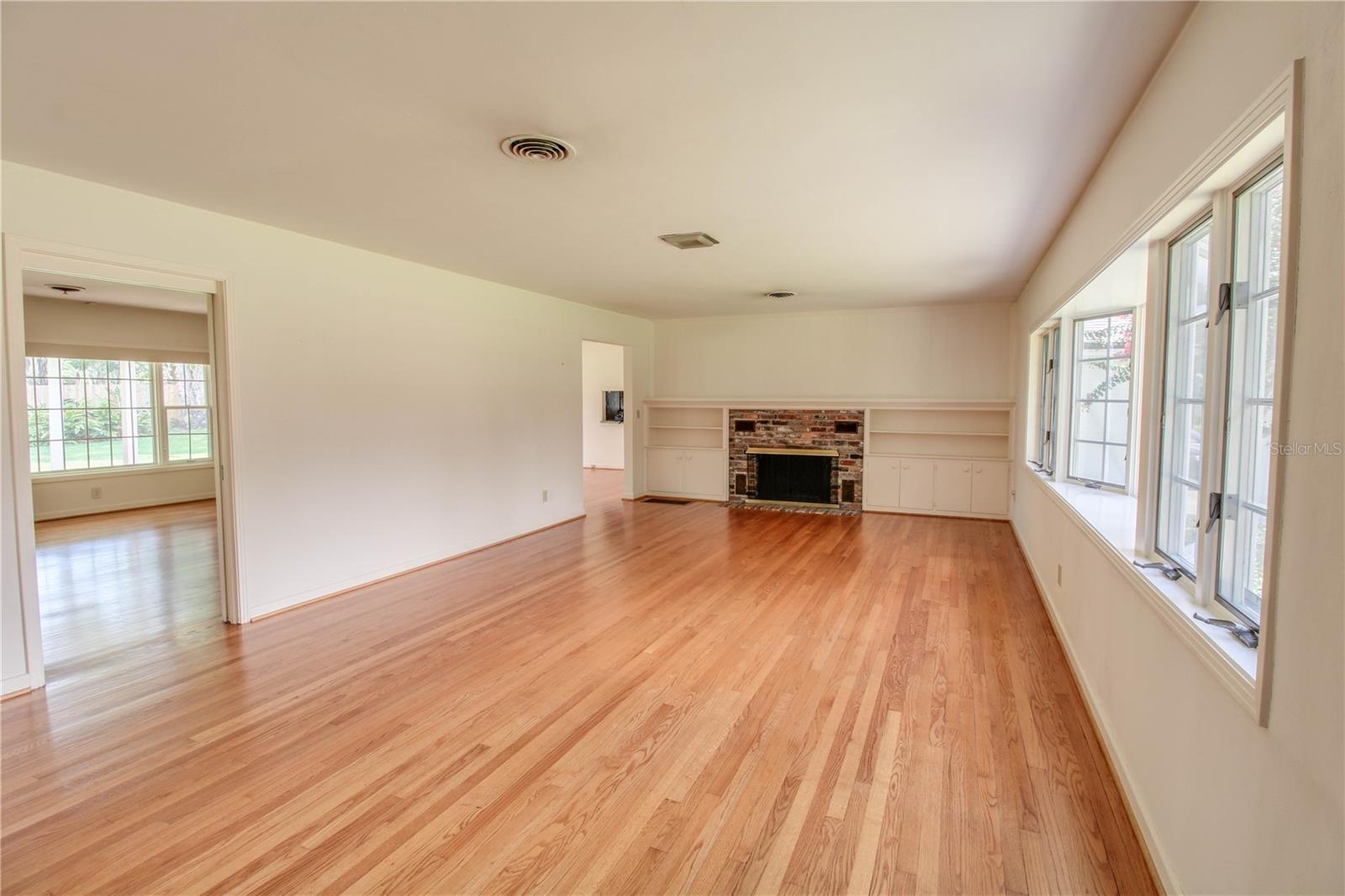 Image 13 of 19 For 1166 Palmer Avenue