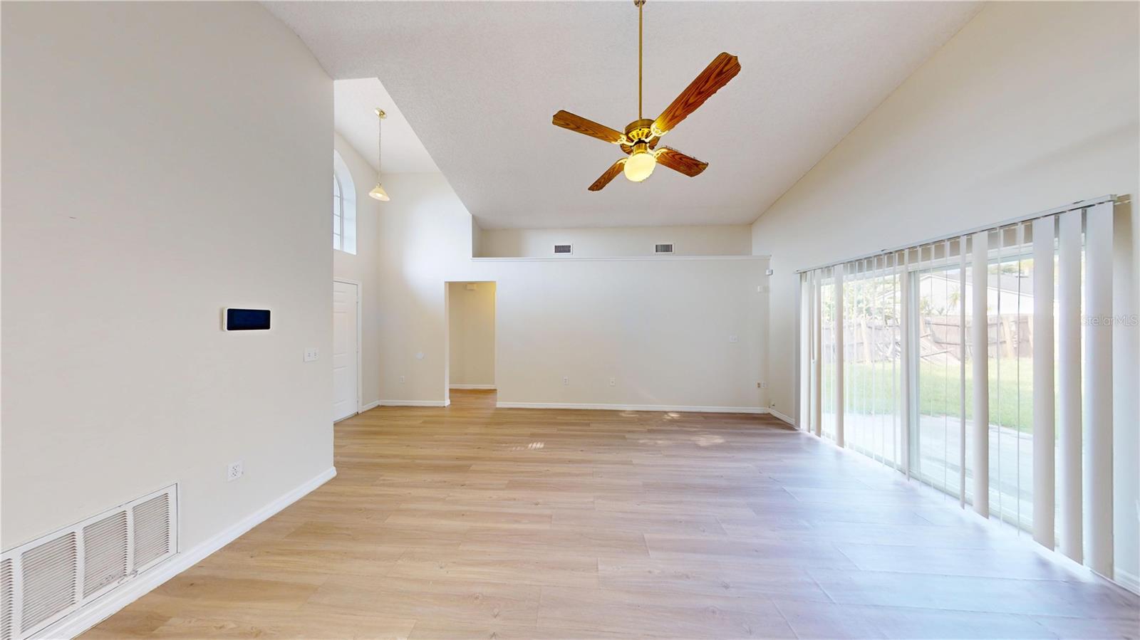 Image 12 of 17 For 11843 Hullbridge Court