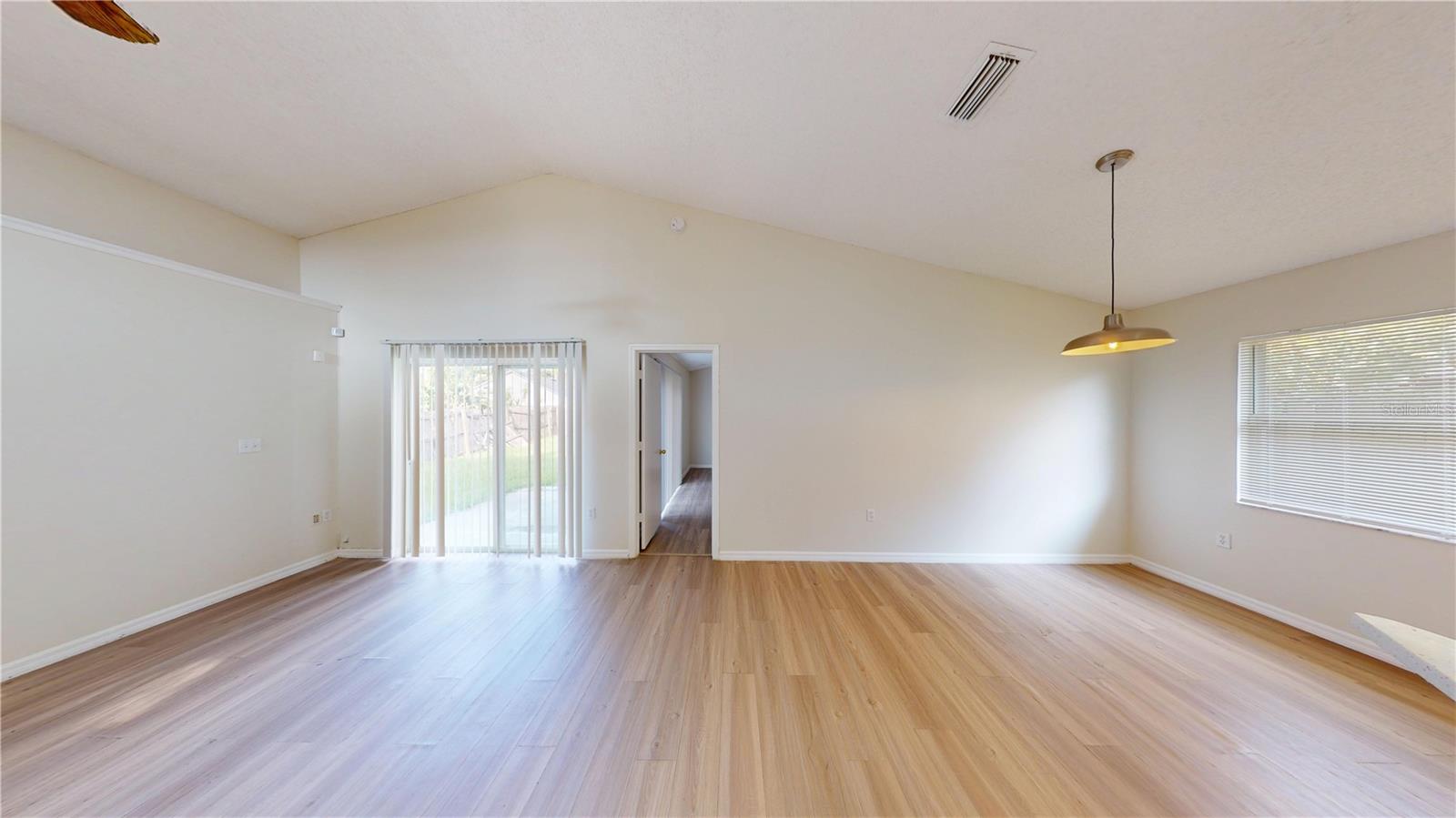 Image 13 of 17 For 11843 Hullbridge Court