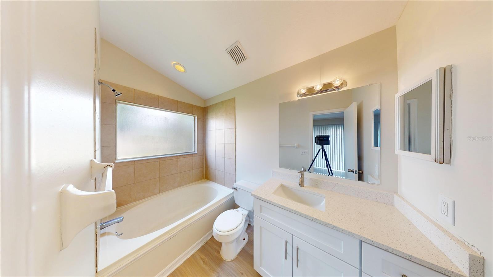 Image 15 of 17 For 11843 Hullbridge Court