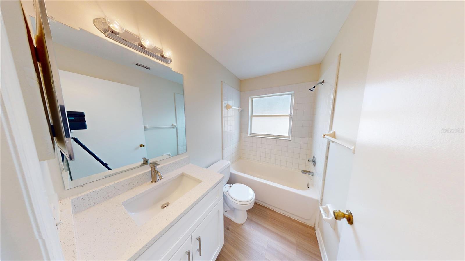 Image 7 of 17 For 11843 Hullbridge Court