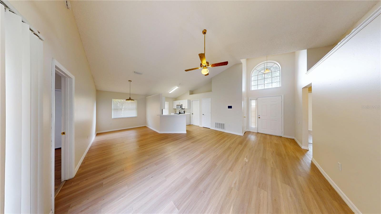 Image 8 of 17 For 11843 Hullbridge Court