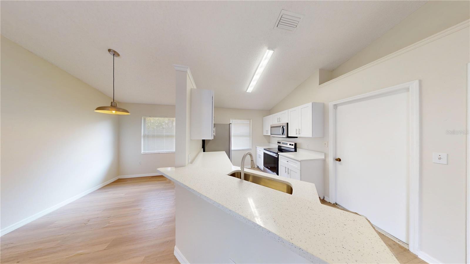 Image 9 of 17 For 11843 Hullbridge Court