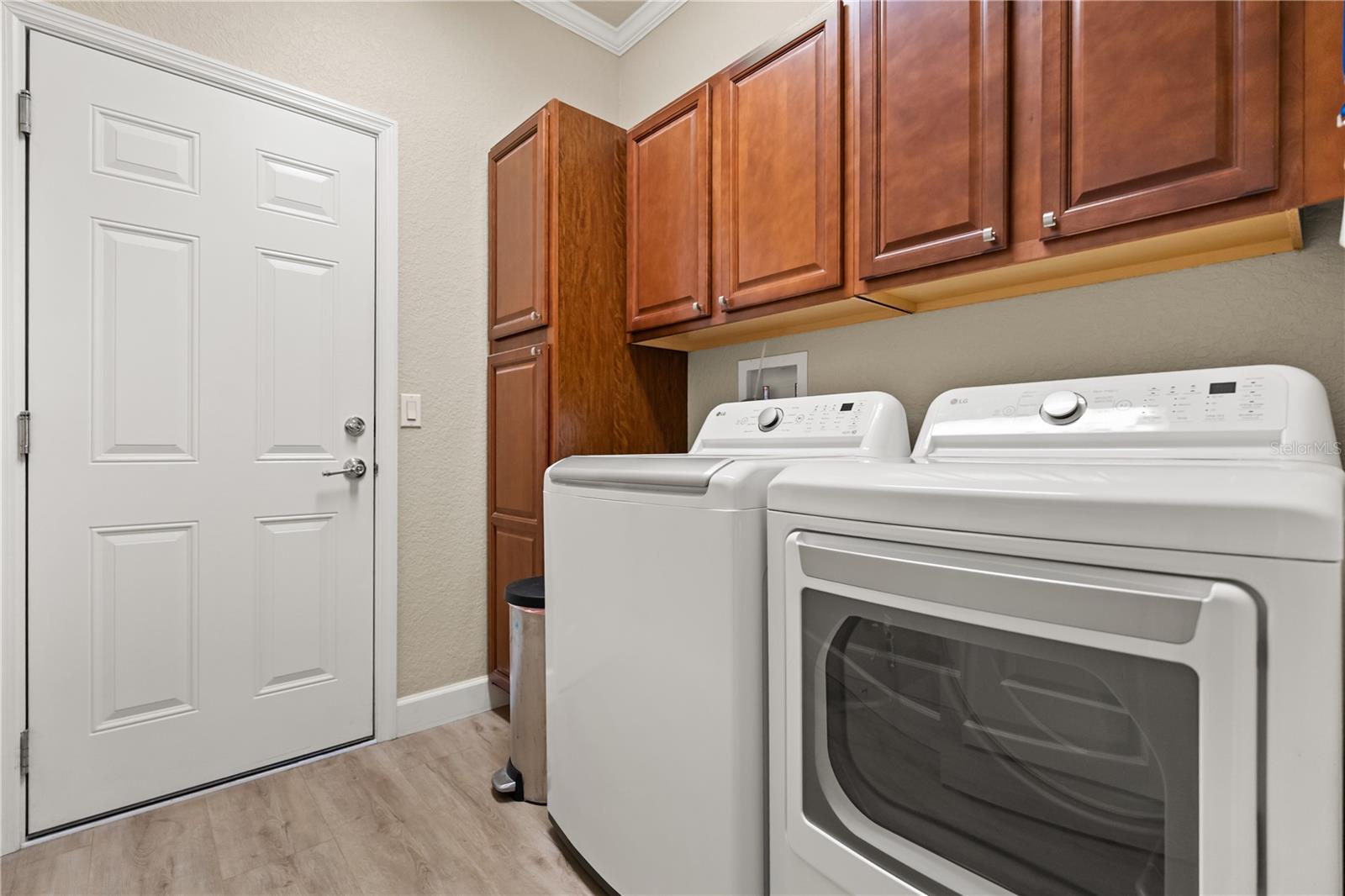 Image 18 of 22 For 1402 Lisbon Court 1