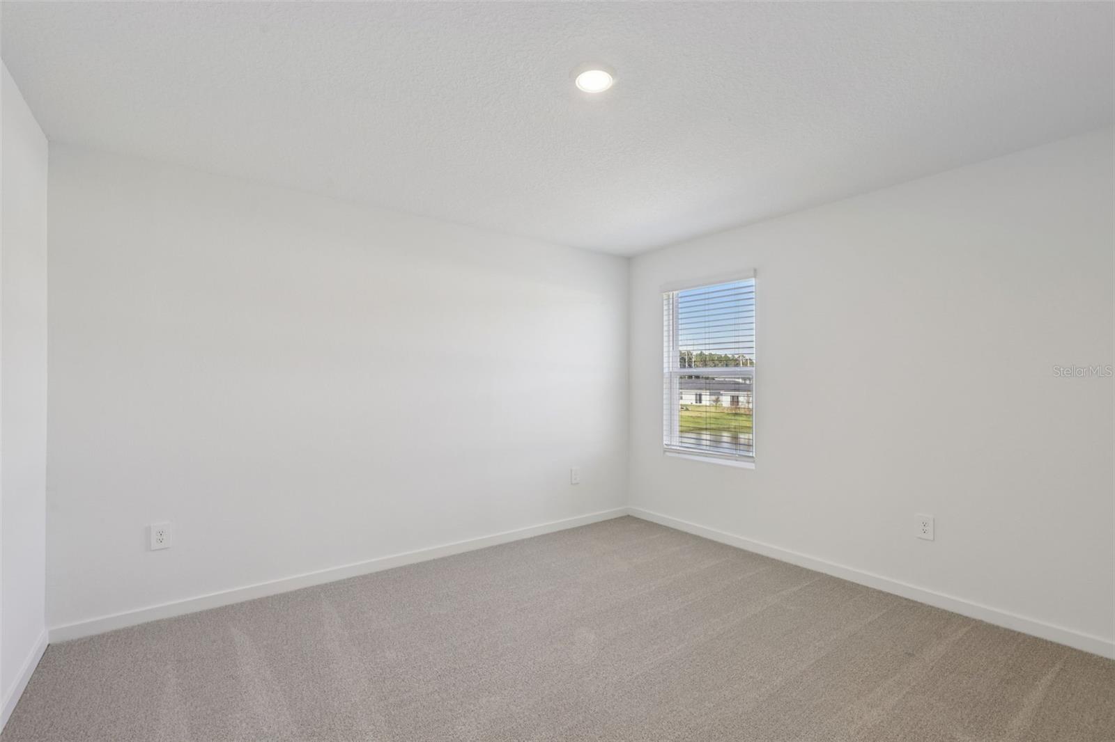 Image 13 of 39 For 17 Dilly Court