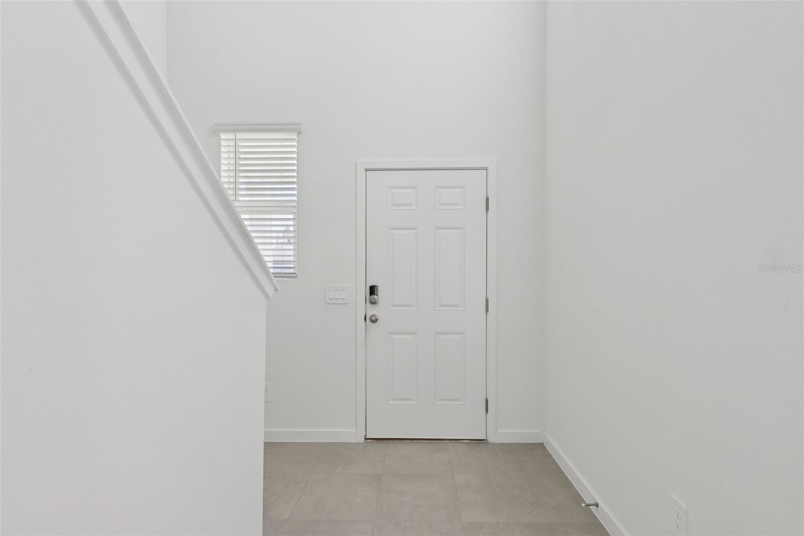 Image 15 of 39 For 17 Dilly Court