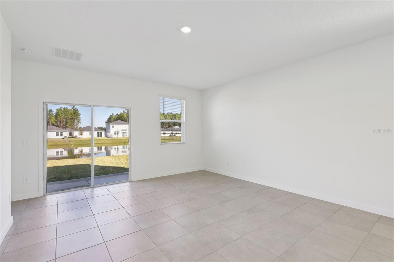 Image 18 of 39 For 17 Dilly Court