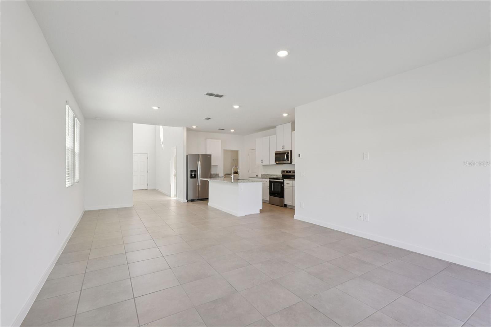 Image 19 of 39 For 17 Dilly Court