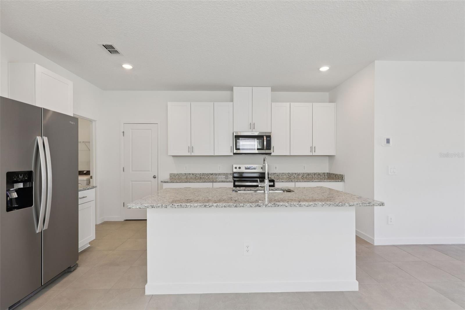 Image 22 of 39 For 17 Dilly Court