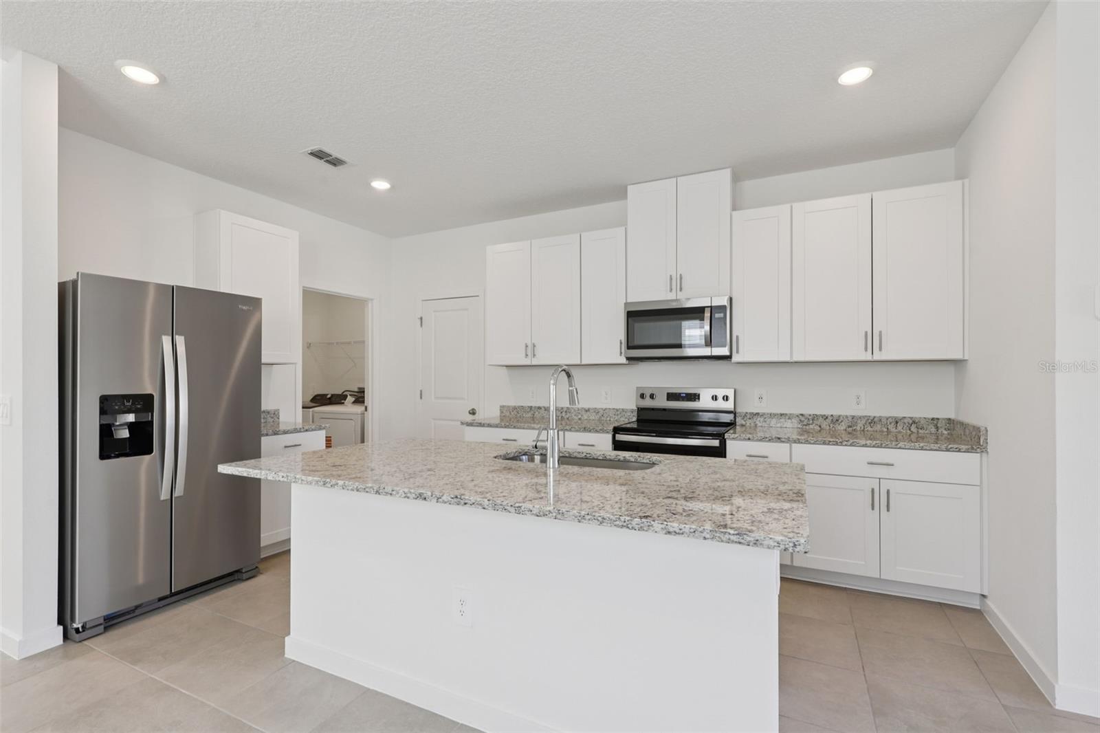 Image 23 of 39 For 17 Dilly Court