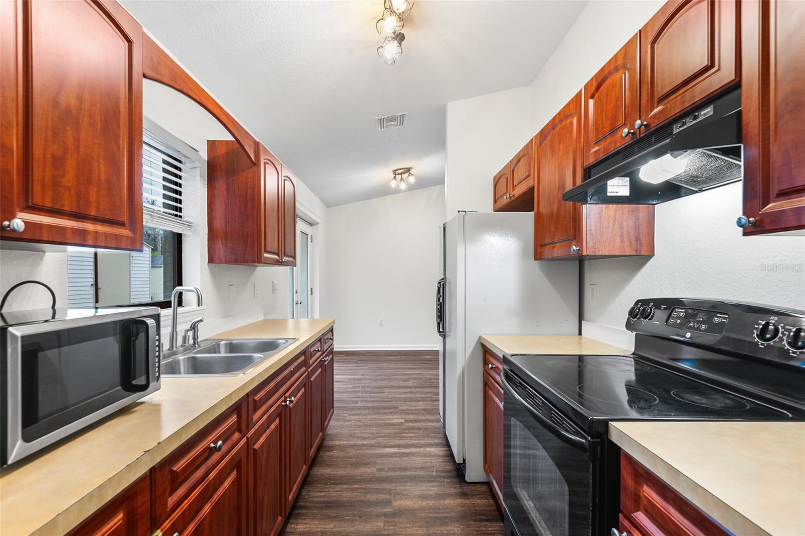 Image 5 of 12 For 418 Hancock Road