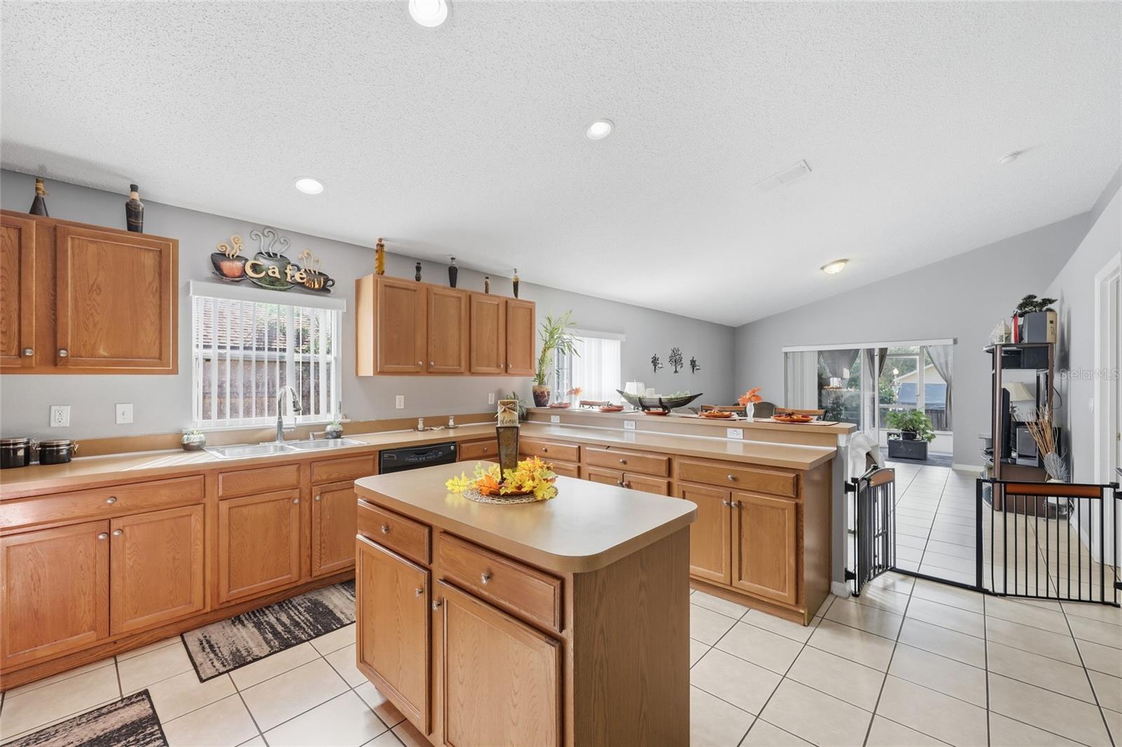 Image 11 of 25 For 2219 Merry Rd