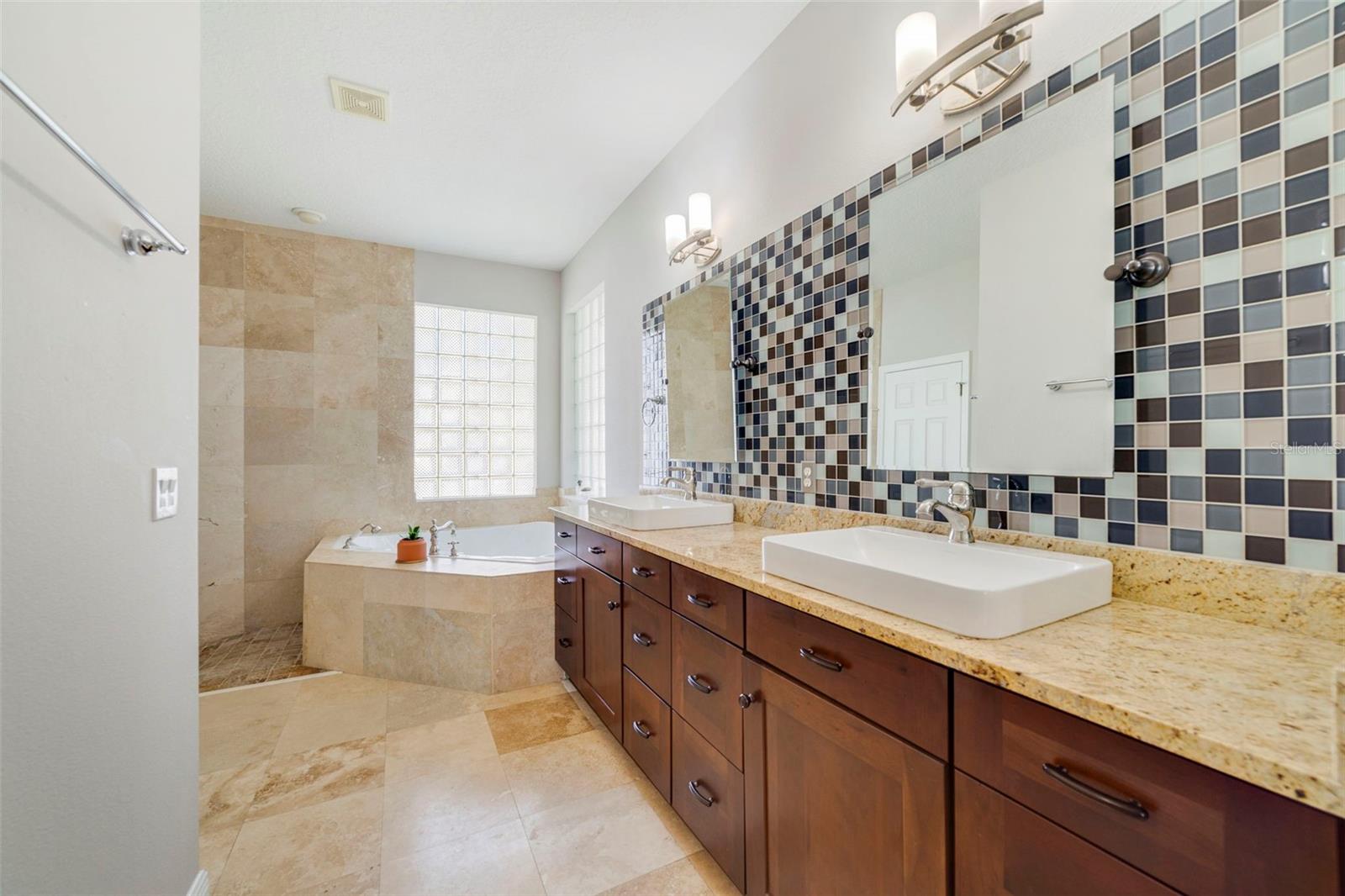 Image 14 of 36 For 14131 Islamorada Drive