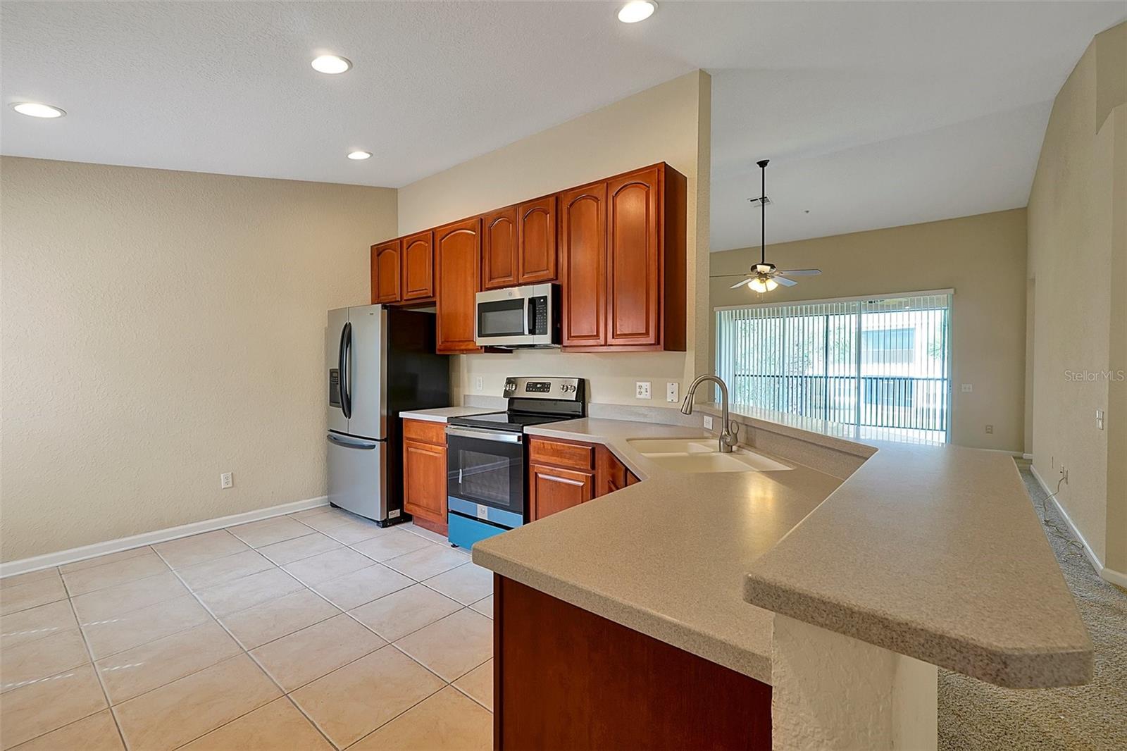 Image 11 of 35 For 6453 Alcalde Court 105